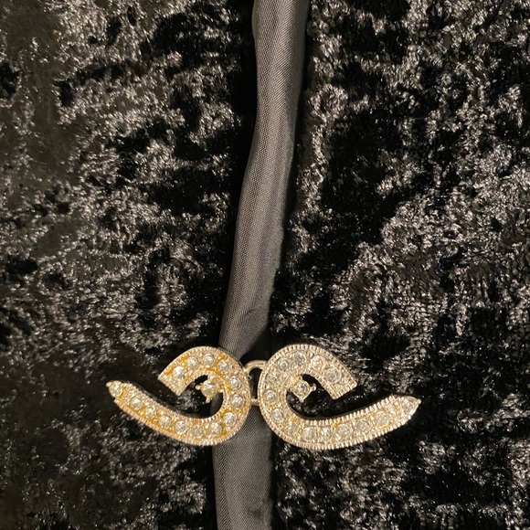 Connected Apparel Black Crushed Velvet Jacket Size M Rhinestone Embellishment - Picture 4 of 5